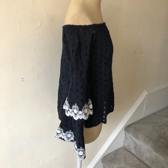 Bailey 44 Eyelet Phlox Tiered Bell Sleeve Top EUC - Picture 5 of 9